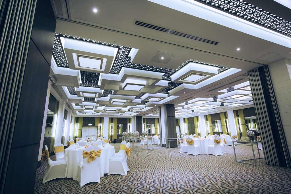 Top Ayla Bawadi Hotel & Mall Al Ain Facilities photo